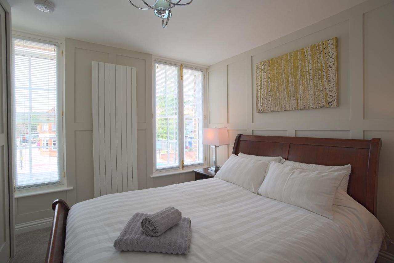 Harper Luxe Serviced Apartments 던스터블 외부 사진