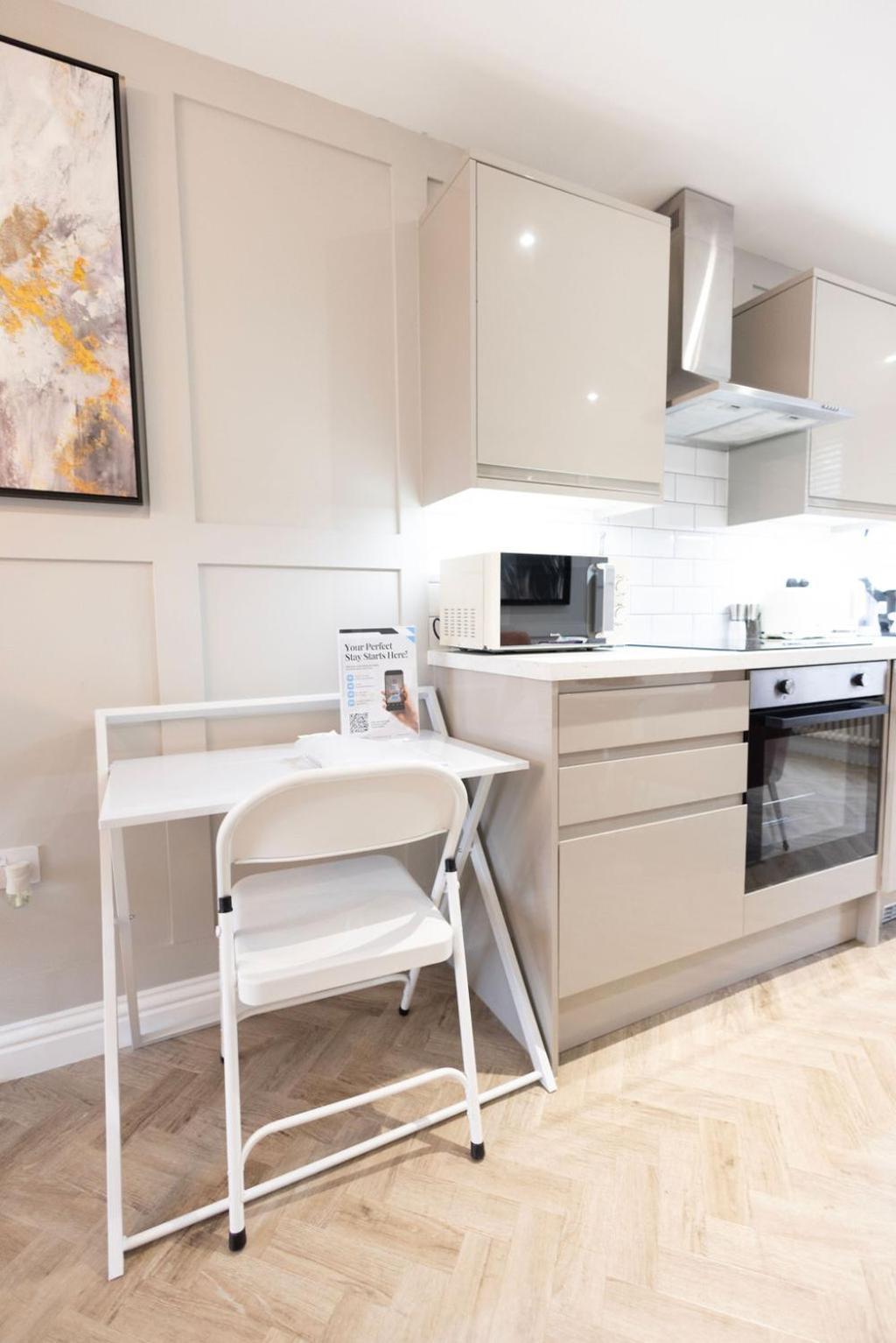 Harper Luxe Serviced Apartments 던스터블 외부 사진
