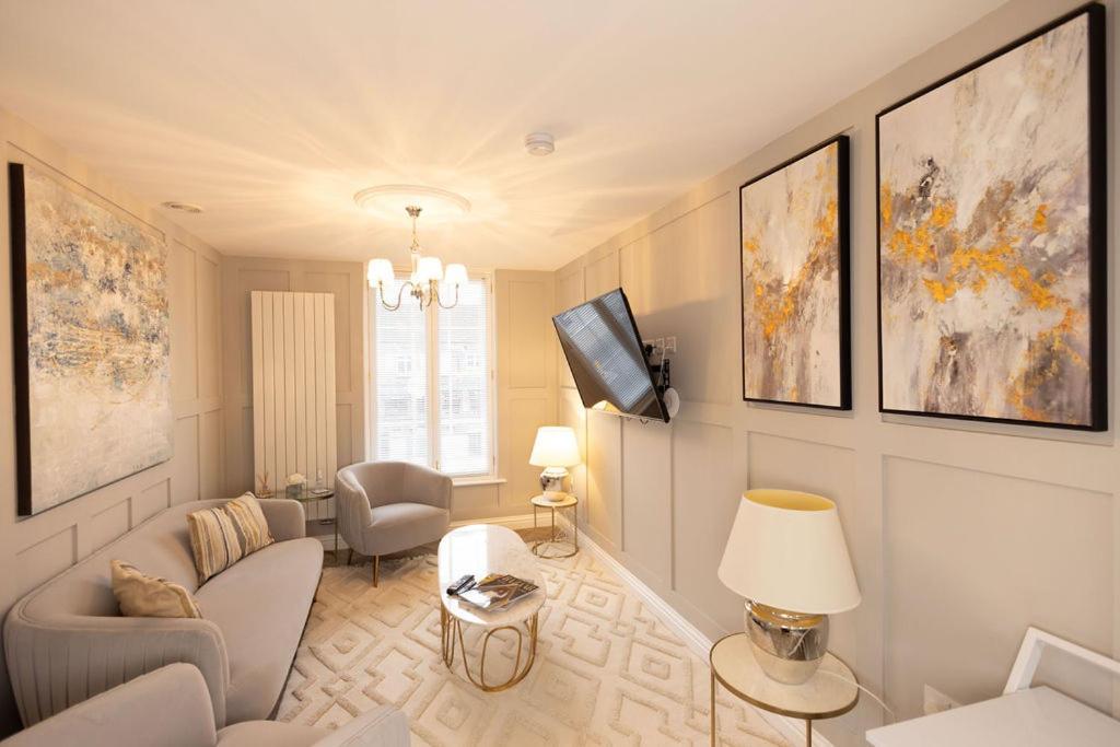 Harper Luxe Serviced Apartments 던스터블 외부 사진