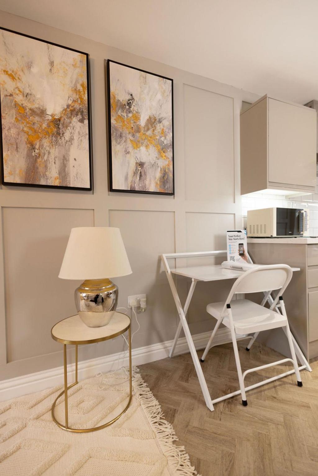 Harper Luxe Serviced Apartments 던스터블 외부 사진