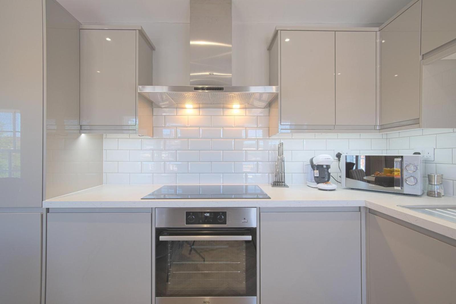 Harper Luxe Serviced Apartments 던스터블 외부 사진